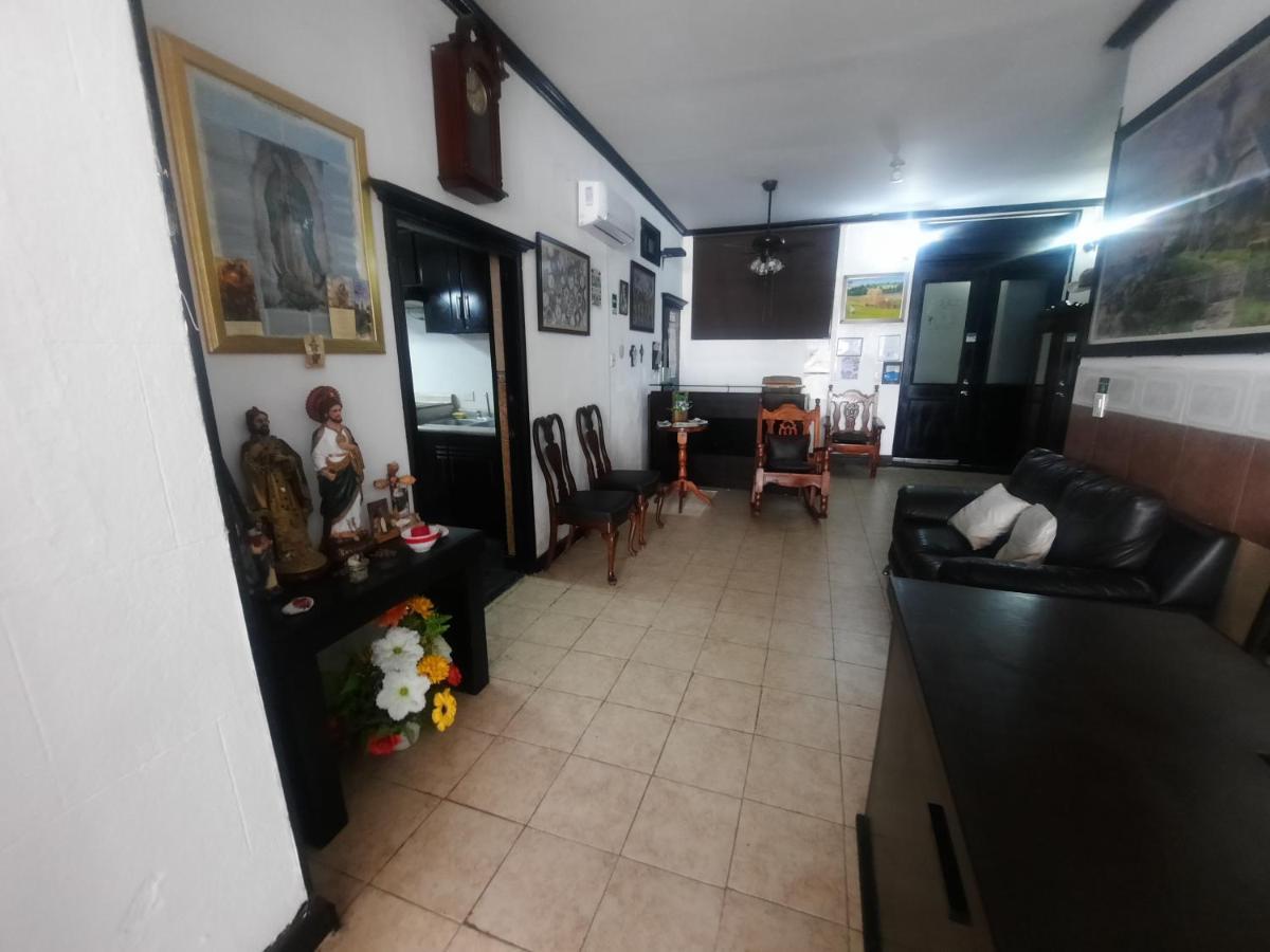Hotel Garcias Suites, Linares Oda fotoğraf