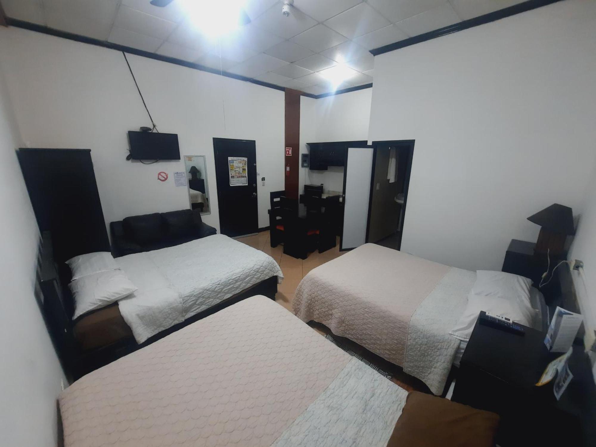 Hotel Garcias Suites, Linares Oda fotoğraf